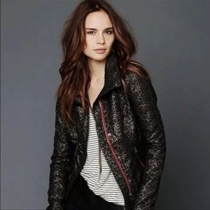 𝅺free People We The Free Moto Bomber Brown Gray Leopard Print Collar Size 4